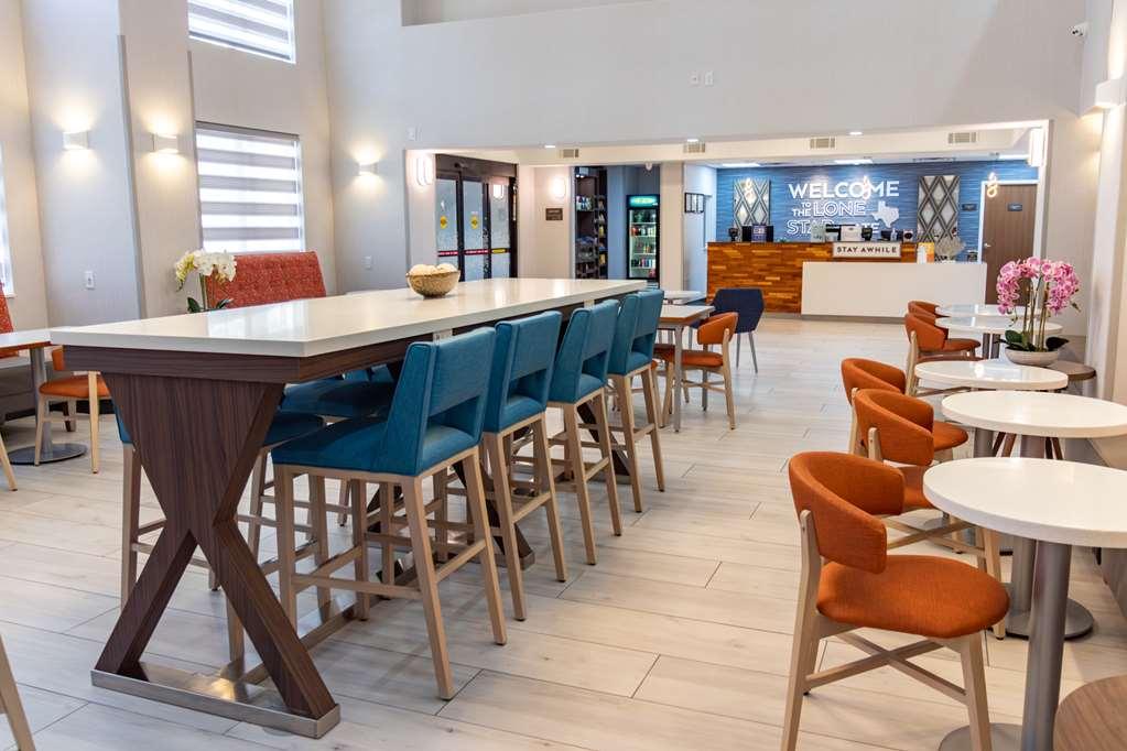 Hampton Inn & Suites Denton Restoran gambar